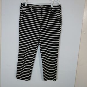 SOFT Super Stretch Size 8 Black and White Striped Women's Cropped Pants